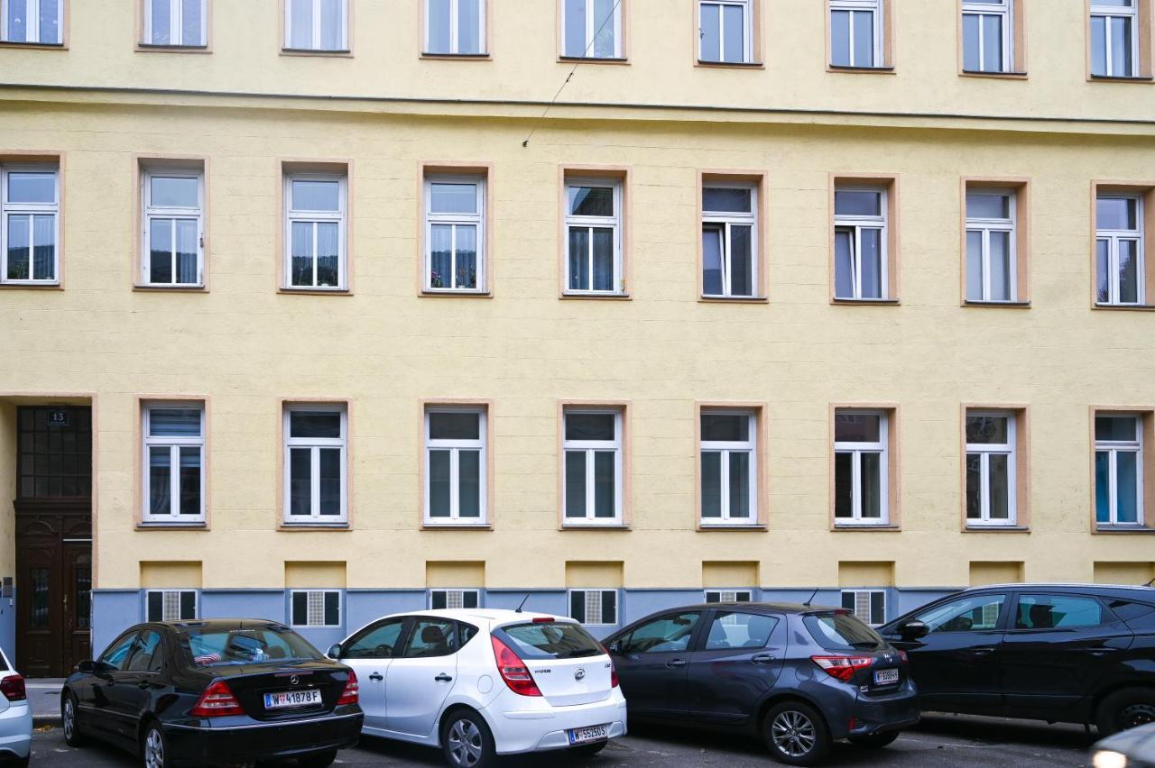 Delightful Duplex Danube Canal Vienna Exterior photo
